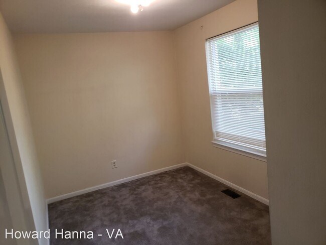 Building Photo - 3 br, 1.5 bath House - 216 Pritchard Road