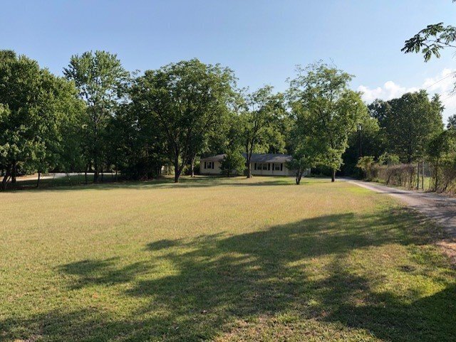 Building Photo - COMING SOON!!! 3 bed 2 bath between Pelham...
