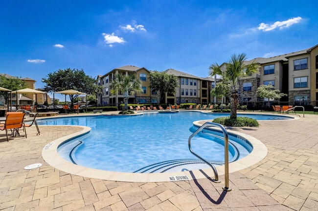 Building Photo - Toscana Parkway
