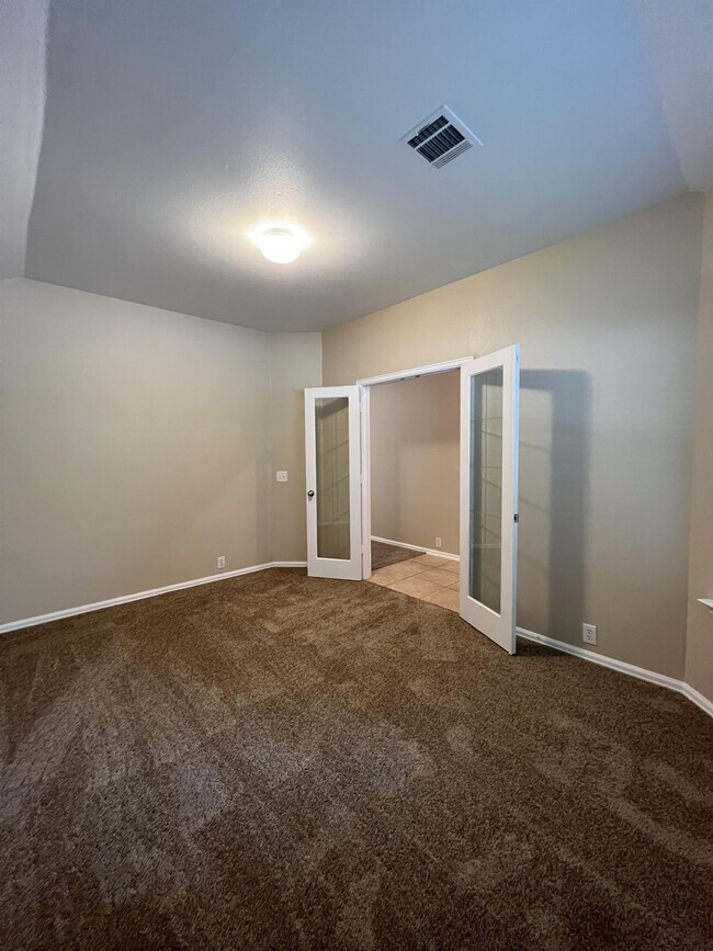 Building Photo - 9411 Massaro St