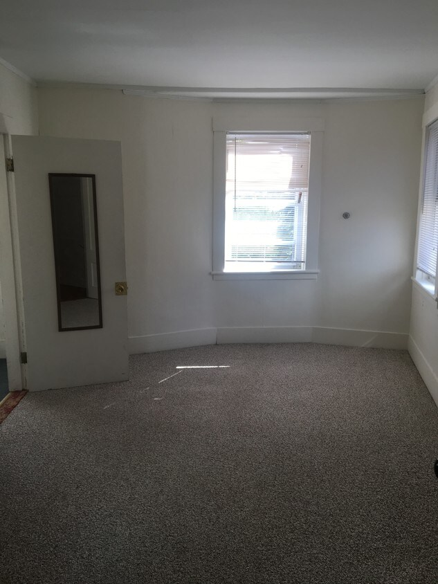 Primary Photo - 26 Court St