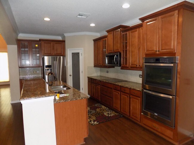 Building Photo - 2478 Linkwood Ave