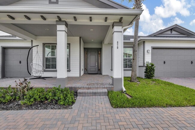 Building Photo - 870 Hookline Cir