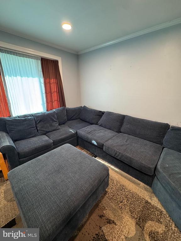 Foto del edificio - 7408 Digby Rd