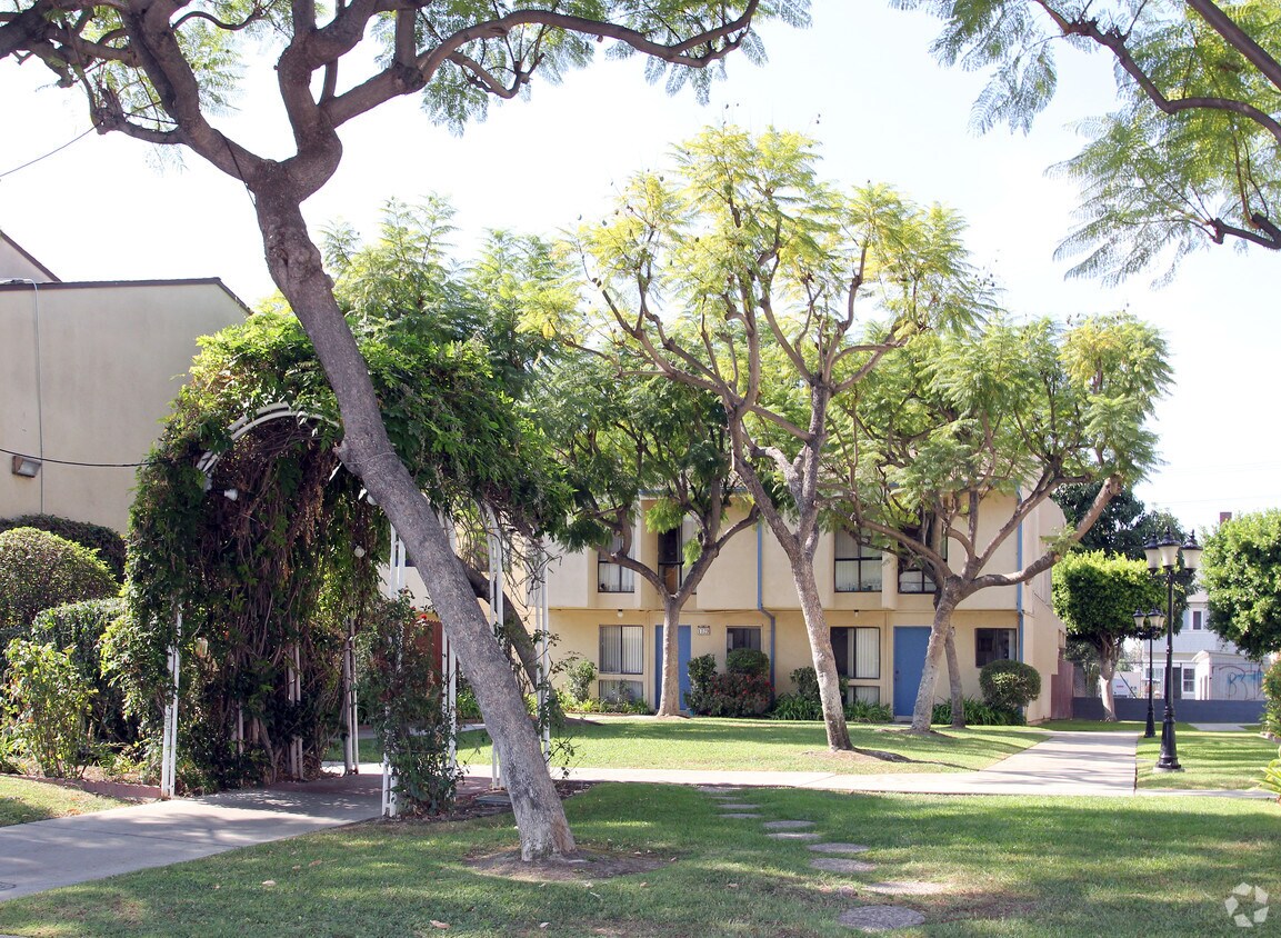 Foto del edificio - 1321 Toberman St