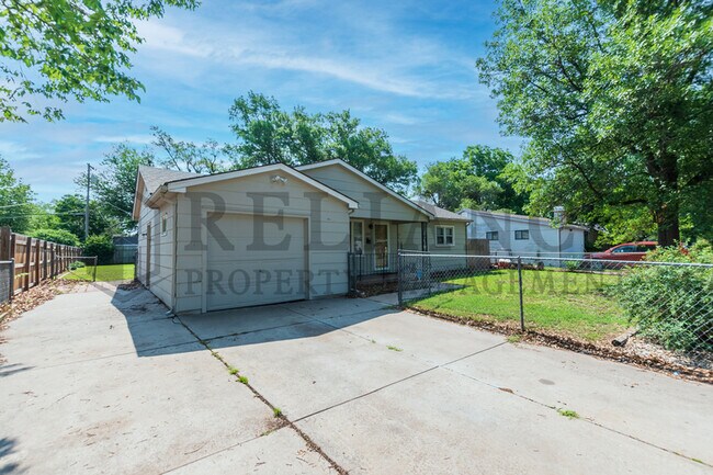 Foto del edificio - 2322 S Vine St