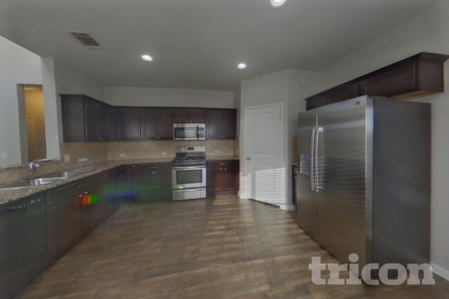 Building Photo - 15012 Custis Ln