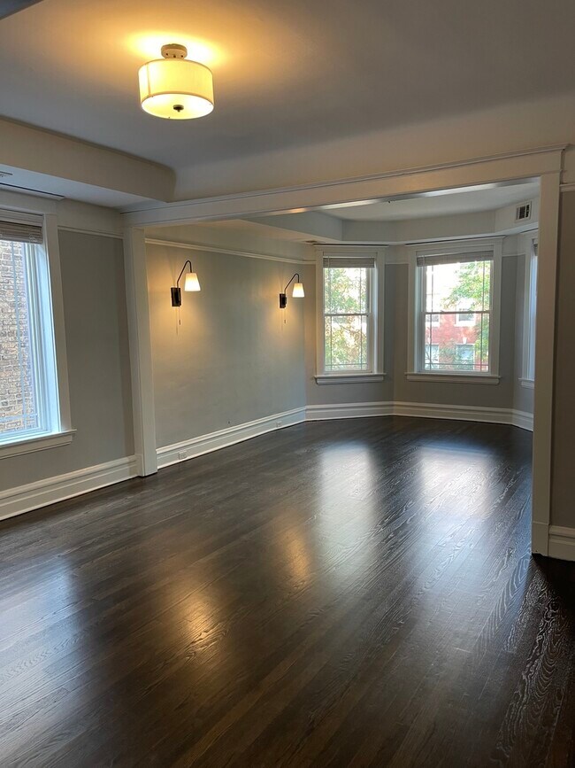 Foto del edificio - 5331 N Winthrop Ave