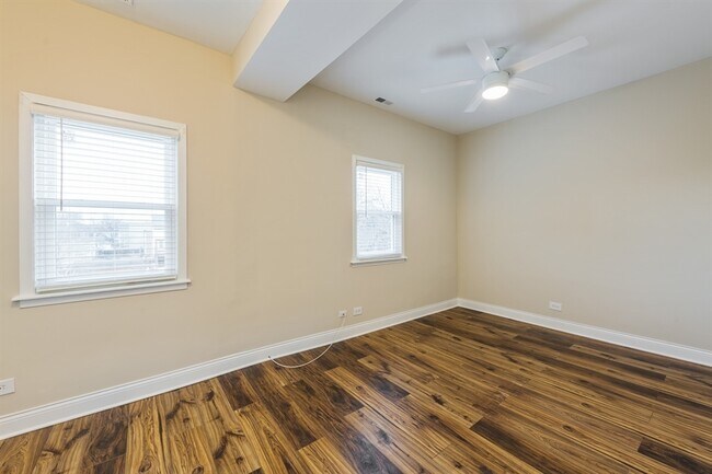 Foto del edificio - 4048 N Western Ave