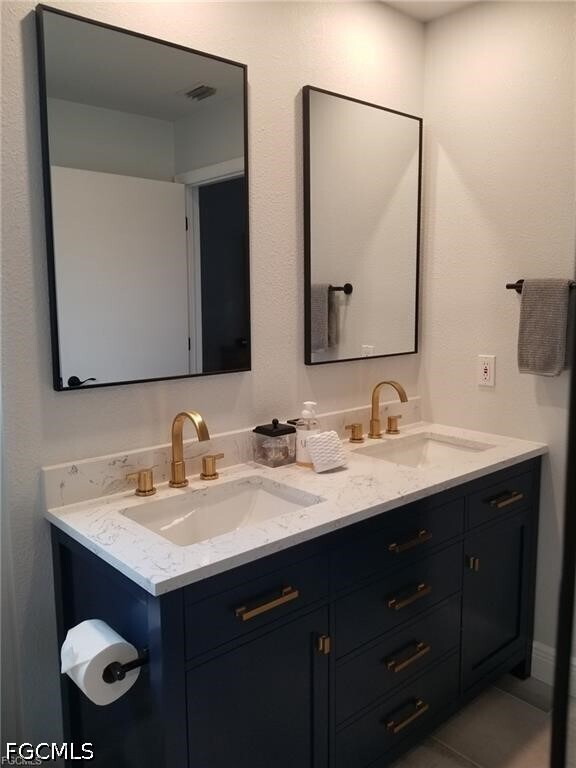 Foto del edificio - 7774 Jewel Ln
