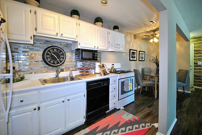 Foto del edificio - Parkview Ridge Apartments and Townhomes