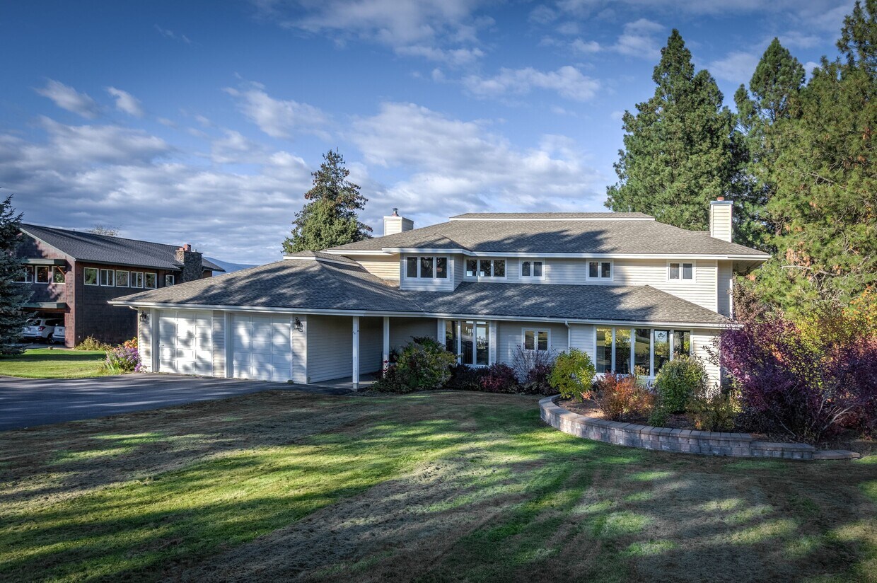 Primary Photo - 389 Birch Haven Dr