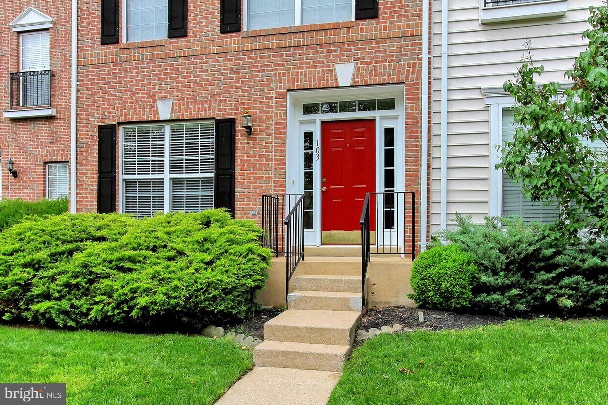 Foto principal - 103 Cameron Parke Ct