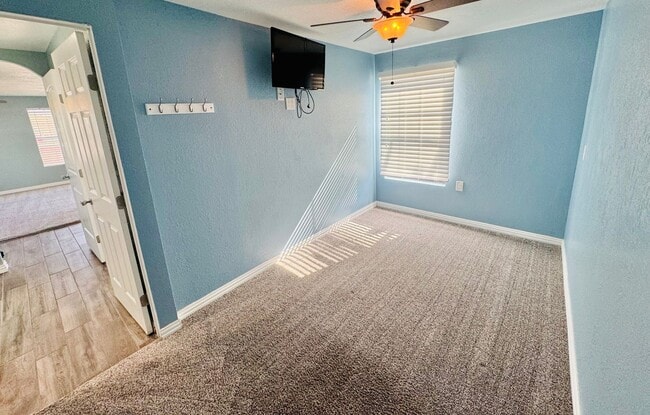 Building Photo - 620 E Main St