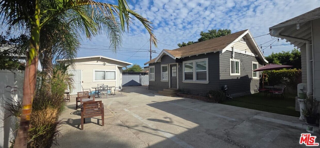 Foto principal - 2928 S Halldale Ave