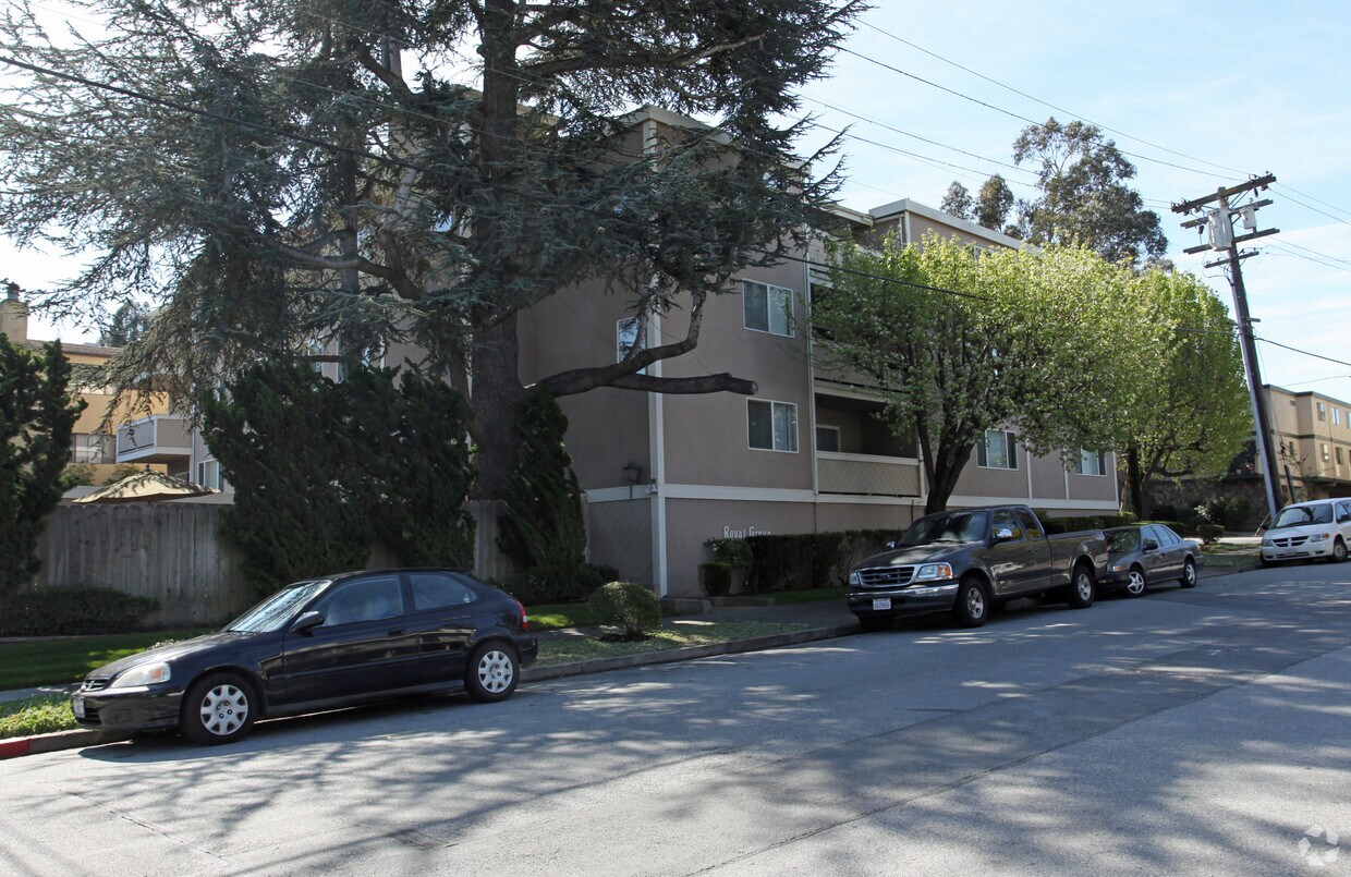 Foto del edificio - 1477 Grove Ave