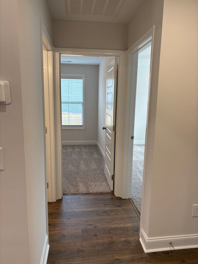 Foto del edificio - Open-Concept Gorgeous New Construction Home