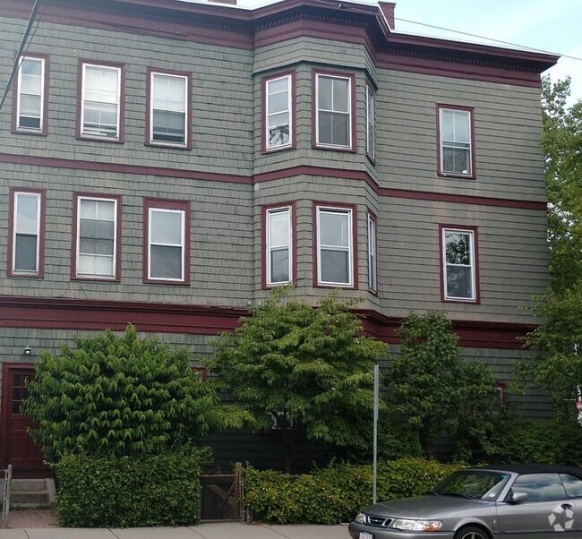 Building Photo - 67 Ellery St