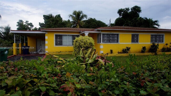 Foto del edificio - 1771 NW 183rd St