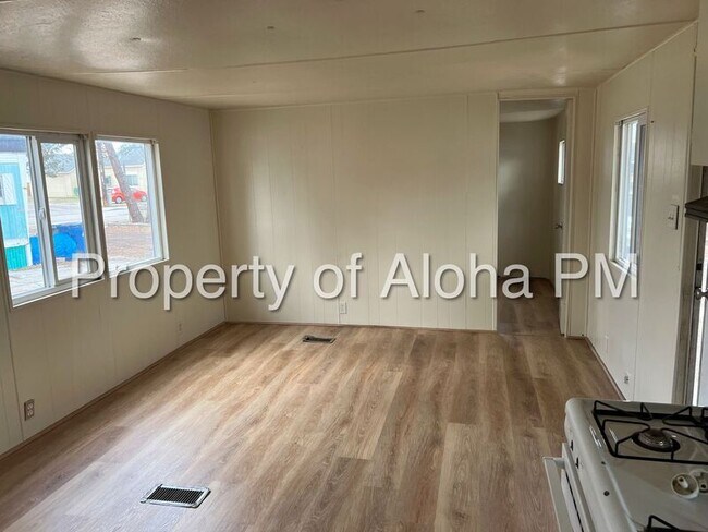 Building Photo - 2500 S Gekeler Ln