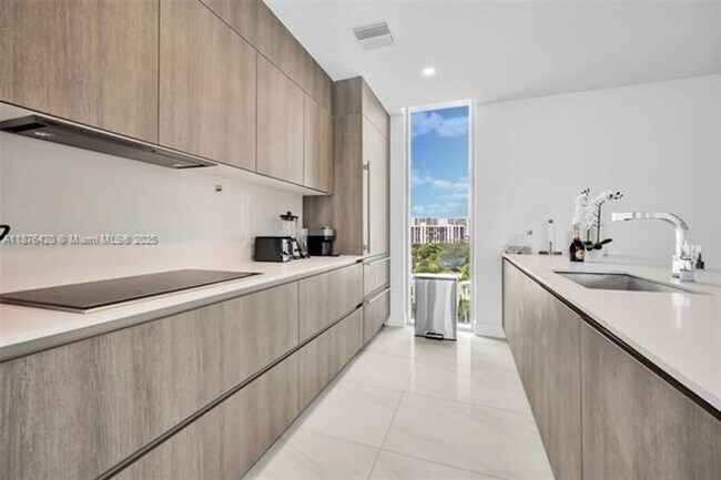 Foto del edificio - 17550 Collins Ave