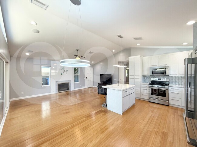 Foto del edificio - 5210 W Jupiter Way N