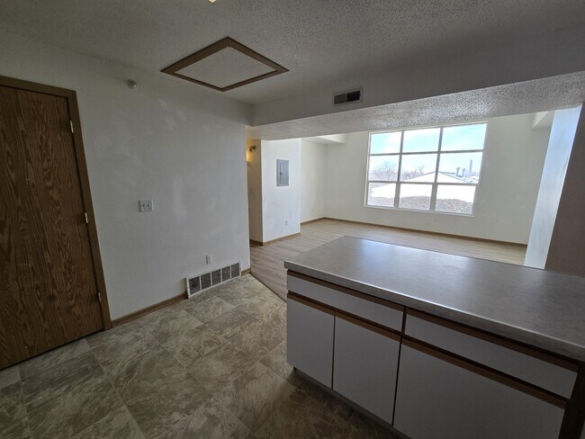 Foto del edificio - 64 Miller Ave SW