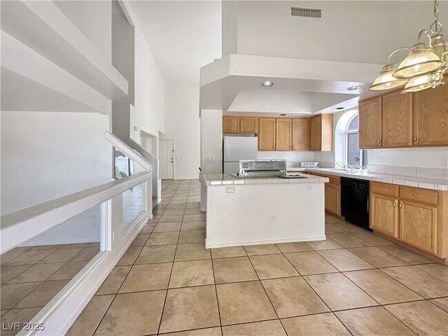 Foto del edificio - 8700 Raindrop Canyon Ave