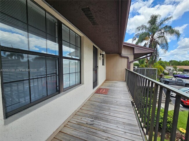 Foto del edificio - 5361 Treetops Dr