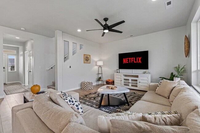 Foto del edificio - 1424 W Bass River Dr