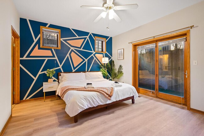 Foto del edificio - 2036 W Pierce Ave