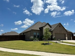 Building Photo - 541 Firethorn Dr