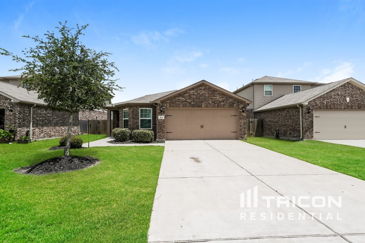 Foto principal - 212 Comanche Plains Rd