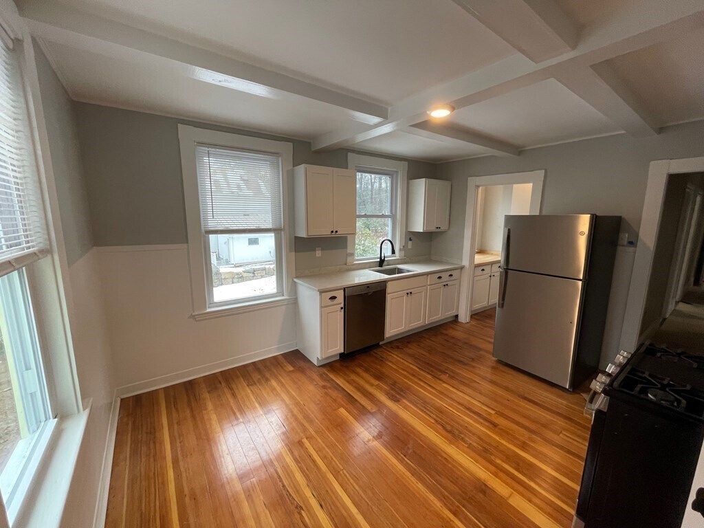 55 ster Ave Unit 2, Beverly, MA 01915 Room for Rent in Beverly, MA