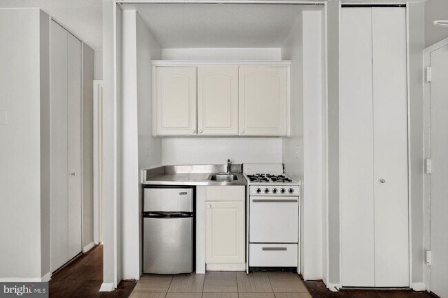 Foto del edificio - 4515 Willard Ave