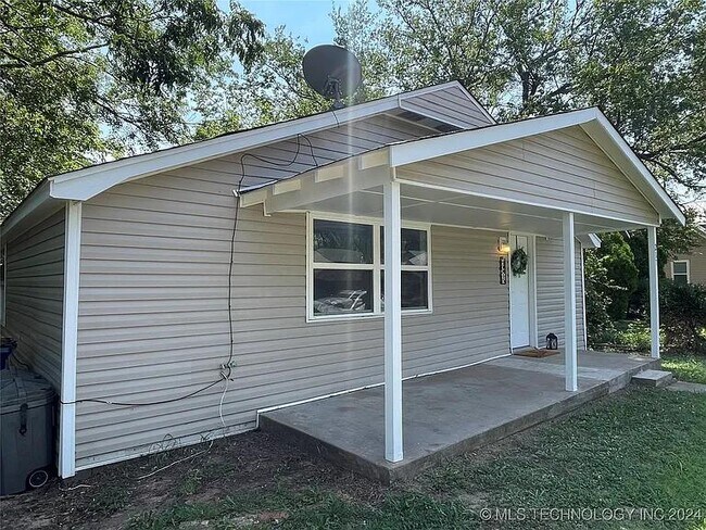 Foto del edificio - 217 E 8th St