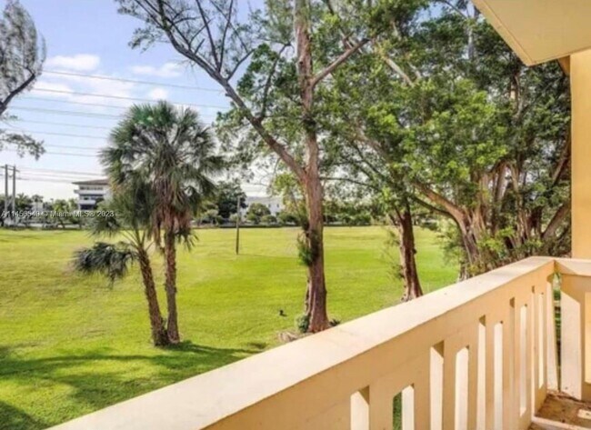 Building Photo - 7440 Miami Lakes Dr