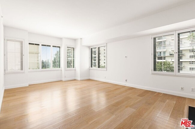 Foto del edificio - 10520 Wilshire Blvd