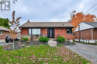 Building Photo - 47 Castlefield Dr