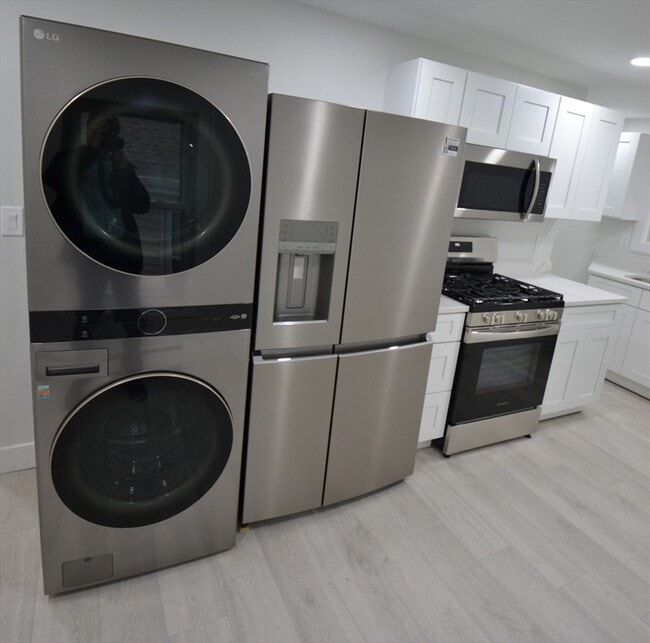 Building Photo - 15 Avalon St