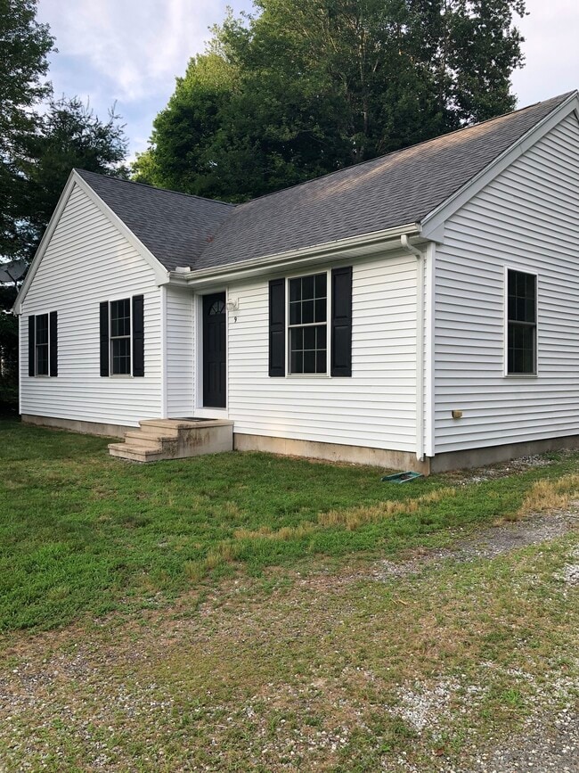 Building Photo - 9 Denmore Ln