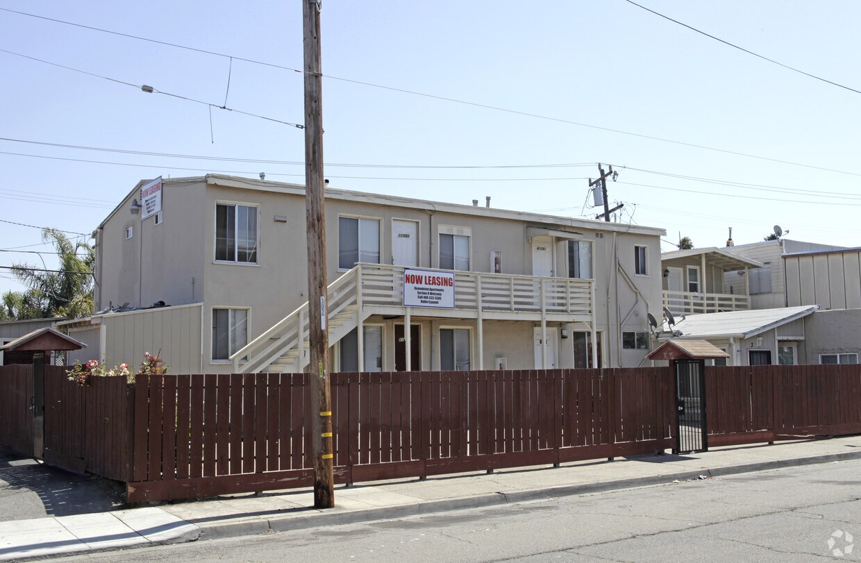 Foto principal - 11046-11056 San Leandro St