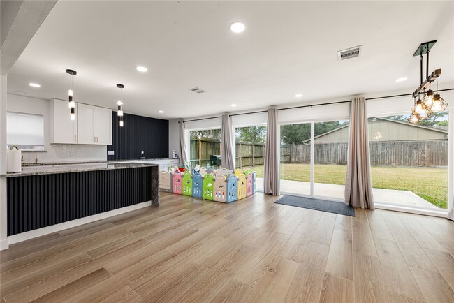 Foto del edificio - 3410 Tanglewilde St