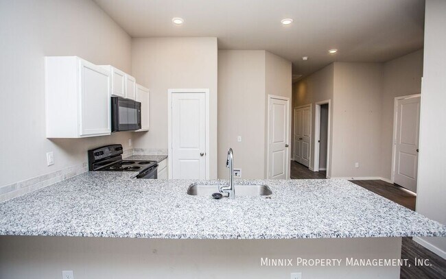 Building Photo - 2107 Langford Ave