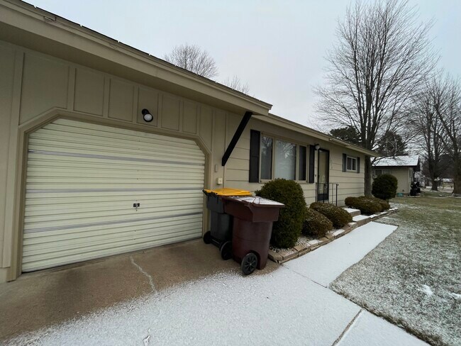 Building Photo - 1412 Keck Ave