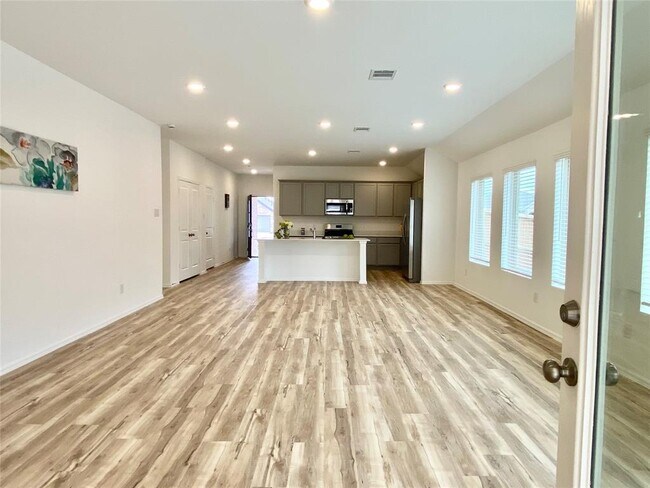 Foto del edificio - 3802 River Sand Rd