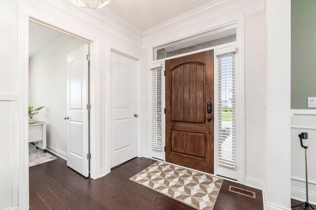 Foto del edificio - 5962 Laurel Ln