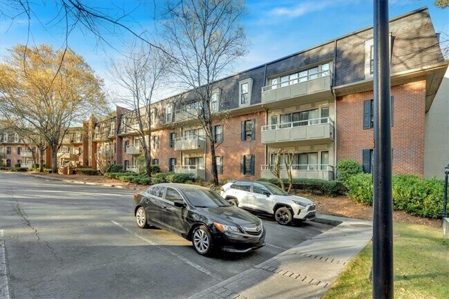 Foto del edificio - 25109 Plantation Dr NE