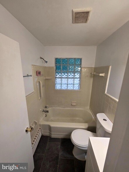 Foto del edificio - 926 Green Ln