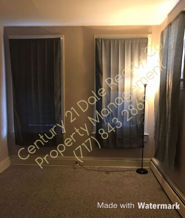 Building Photo - First Floor Apartment in West York